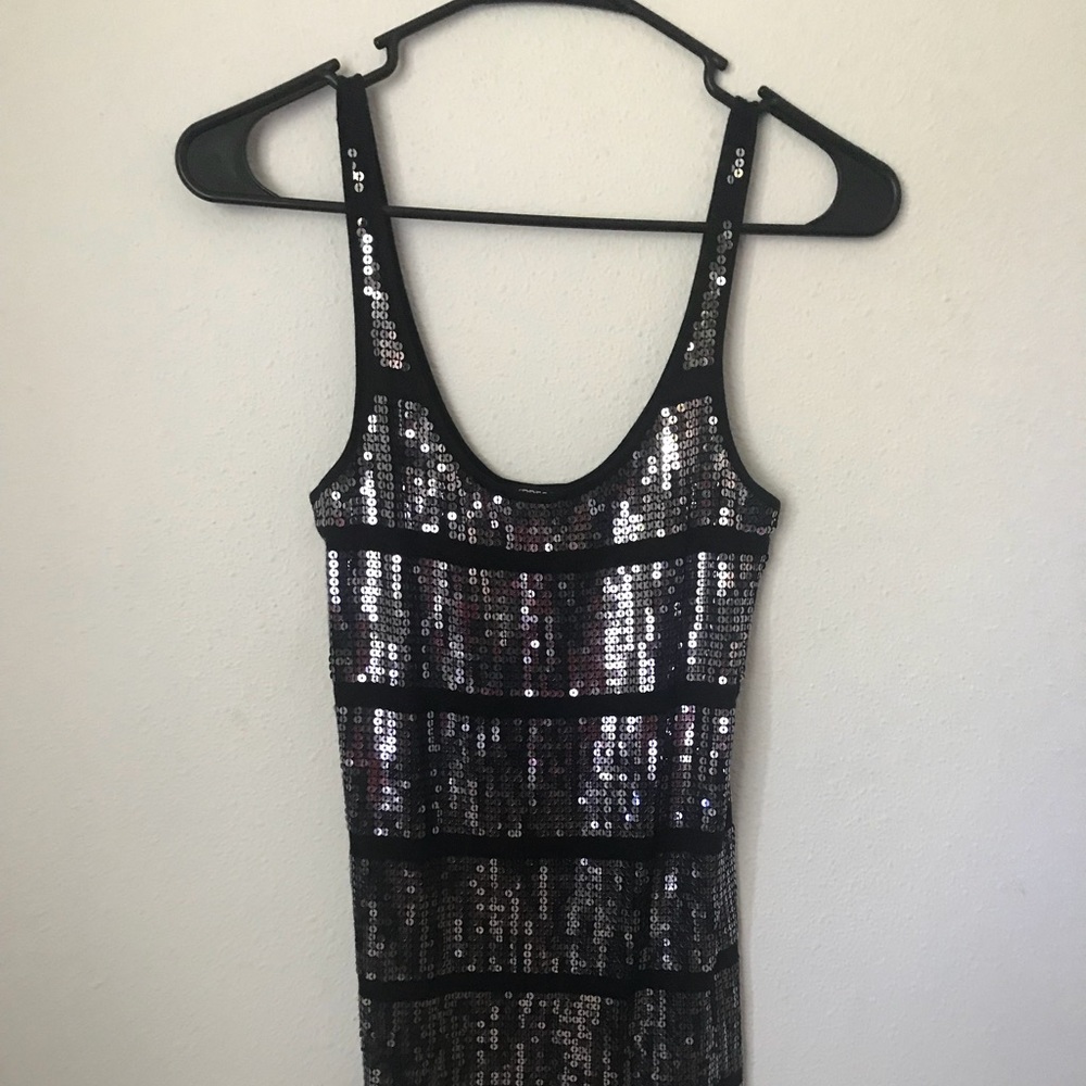 Express Sequined “Dream Weight Cotton” Tank XS